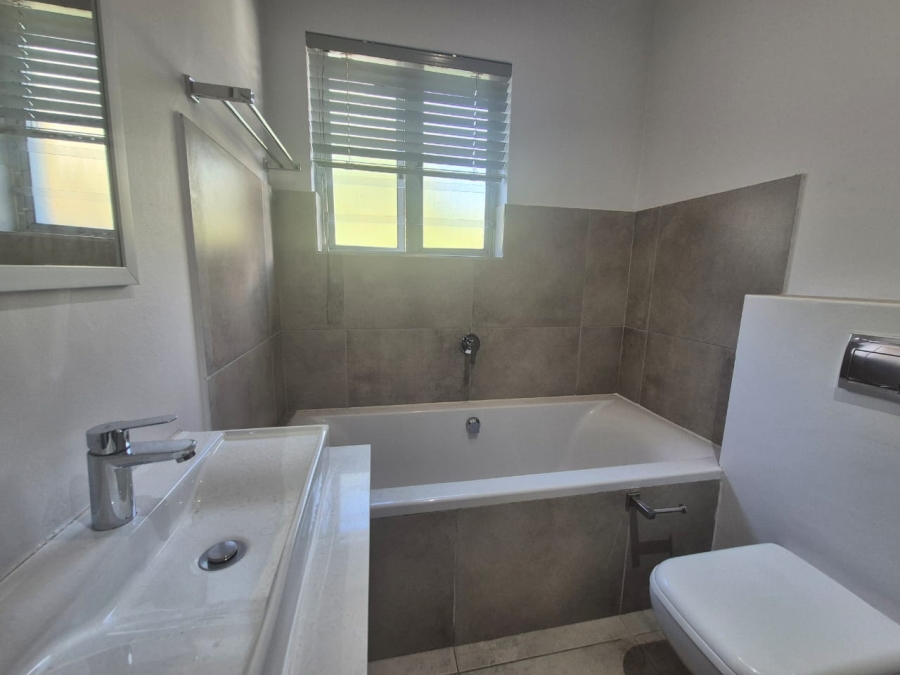 To Let 3 Bedroom Property for Rent in Langeberg Heights Western Cape